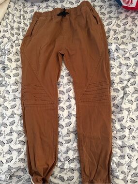 Men's Tan Cargo Jogger Pants with Knee Stitch Detail